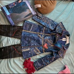 Evie decendants costume.